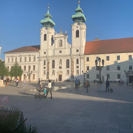 Apartamento Origo Győr Exterior foto