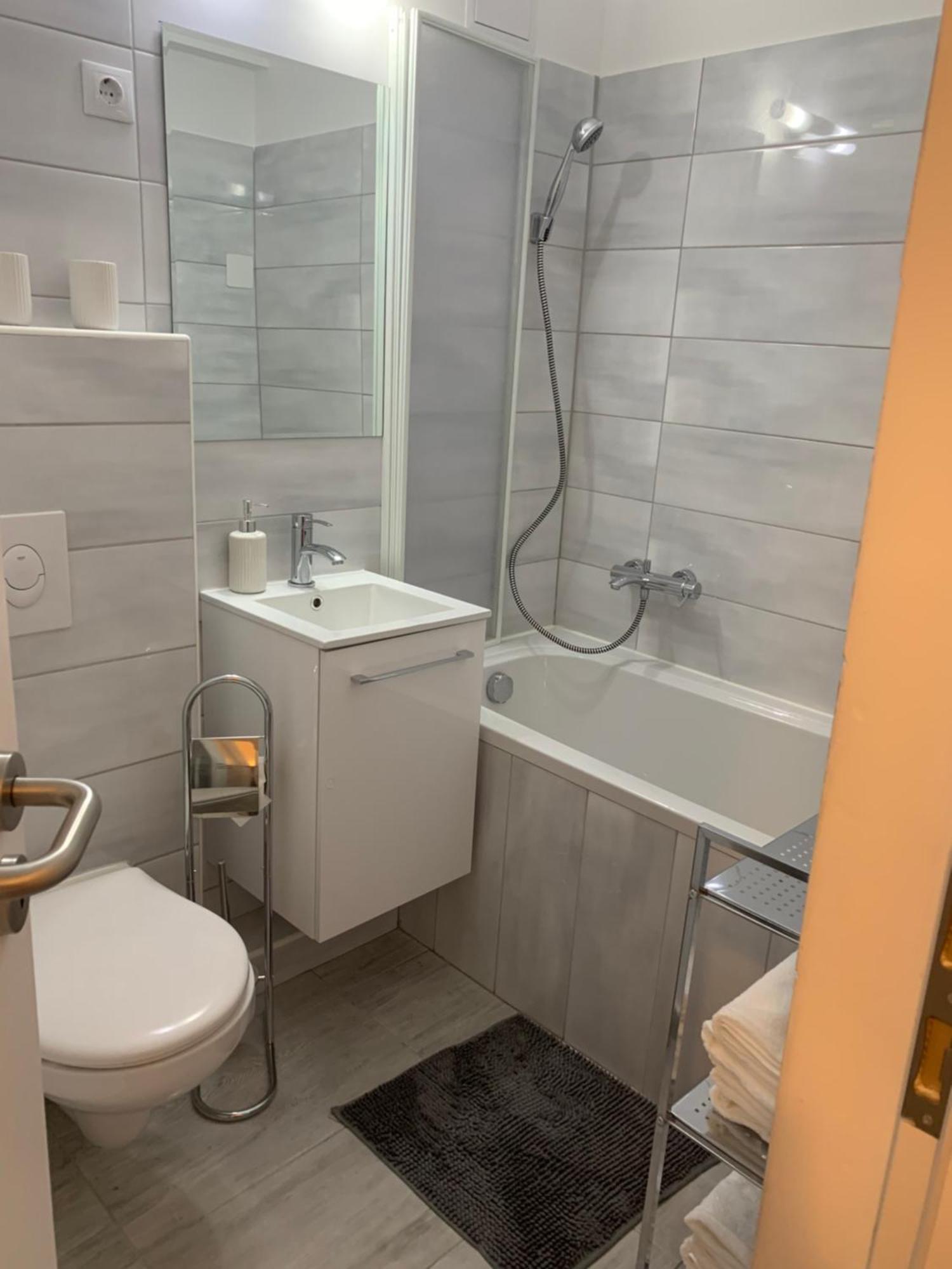 Apartamento Origo Győr Exterior foto
