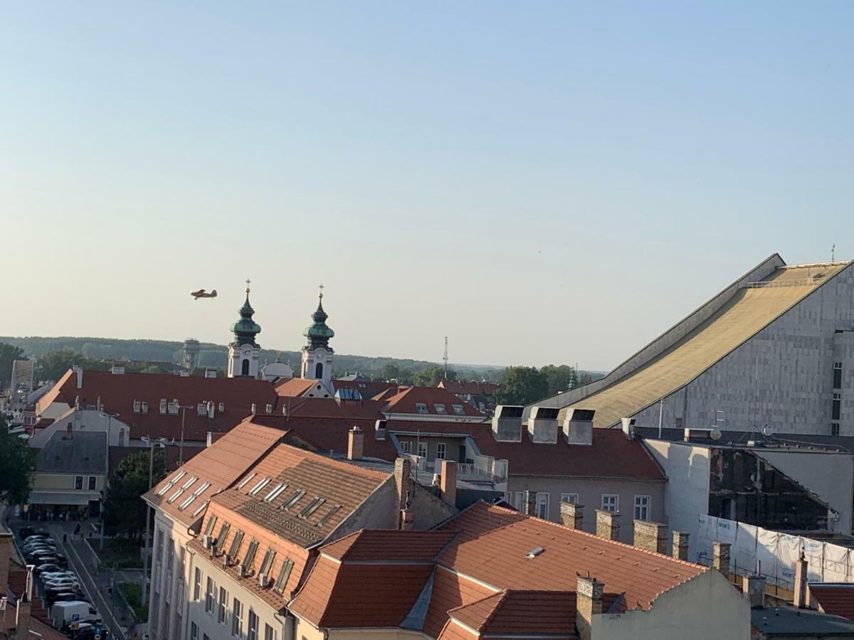 Apartamento Origo Győr Exterior foto