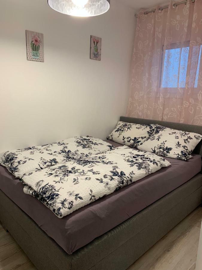 Apartamento Origo Győr Exterior foto