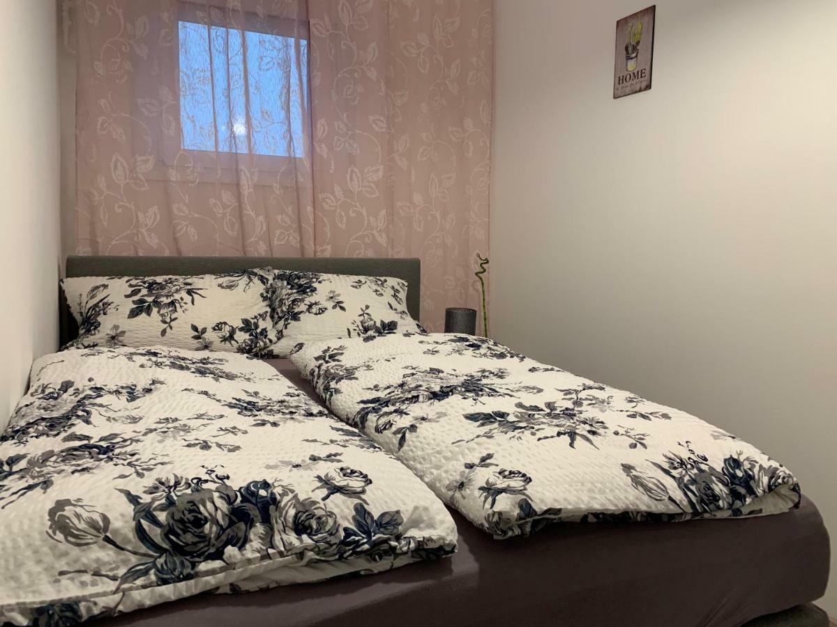 Apartamento Origo Győr Exterior foto