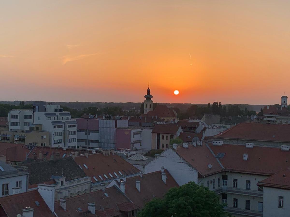 Apartamento Origo Győr Exterior foto