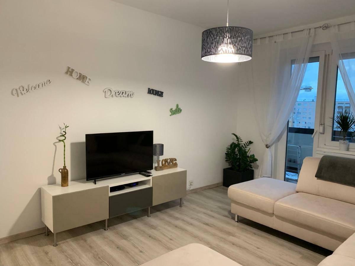 Apartamento Origo Győr Exterior foto